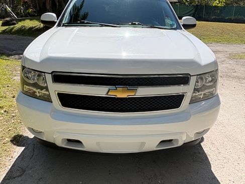 Used 2013 Chevrolet Tahoe LT image 2