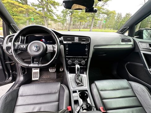 Used 2019 Volkswagen Golf 4-Door image 10