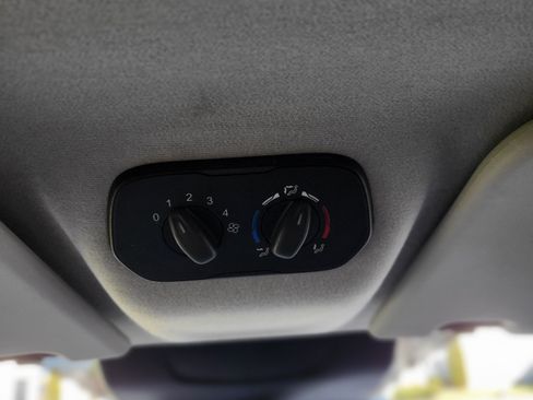 Used 2016 Ford Transit 350 XLT image 19