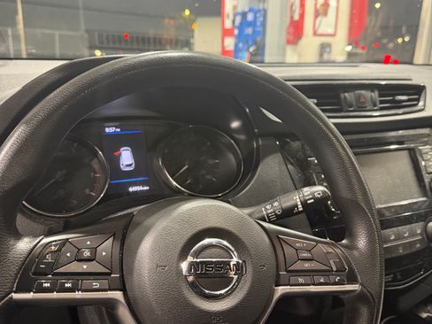 Used 2020 Nissan Rogue S AWD/4WD image 11