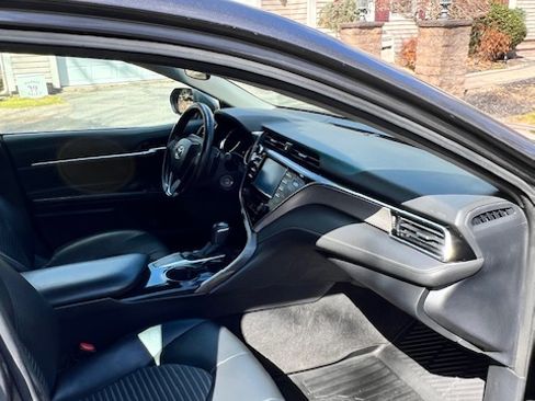 Used 2018 Toyota Camry SE image 13