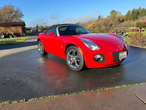 Used 2008 Pontiac Solstice GXP w/ Premium Package image 1