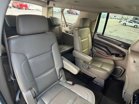 Used 2015 Chevrolet Suburban LTZ RWD image 10