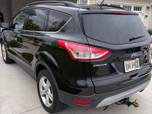 Used 2016 Ford Escape SE w/ SE Leather Comfort Package AWD/4WD image 9