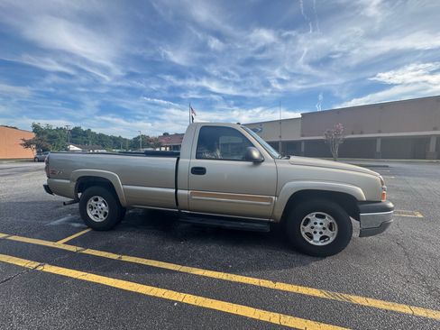 Used 2004 Chevrolet Silverado 1500 4x4 Regular Cab w/ Light Duty Power Package image 1