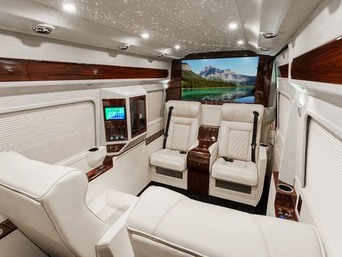 Used 2025 Mercedes-Benz Sprinter 2500 image 8