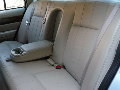 Used 2009 Mercury Grand Marquis LS image 10