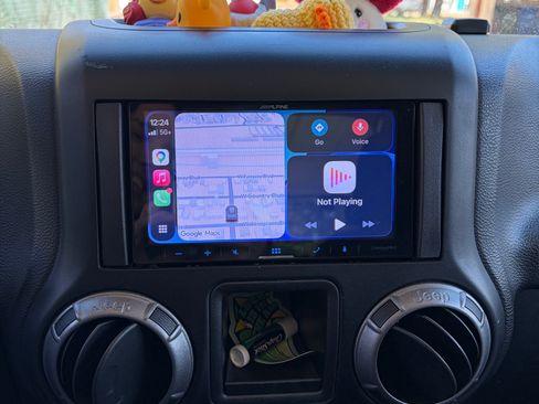 Used 2018 Jeep Wrangler Sport AWD/4WD image 12