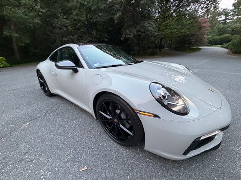 Used 2024 Porsche 911 Carrera T RWD image 9