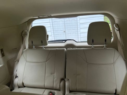 Used 2015 Lexus LX 570 4WD image 14