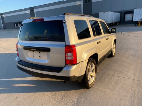 Used 2012 Jeep Patriot Sport w/ Tire & Wheel Group image 8