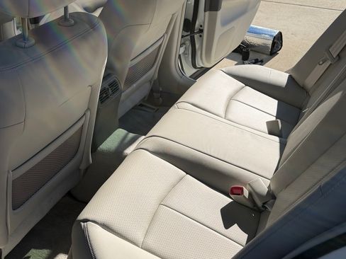 Used 2015 INFINITI Q40 w/ Moonroof Package image 9