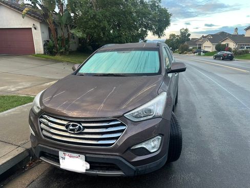 Used 2014 Hyundai Santa Fe GLS image 2