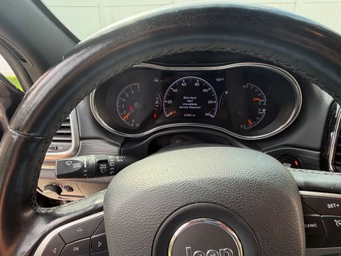 Used 2020 Jeep Grand Cherokee Limited w/ Luxury Group II RWD image 17