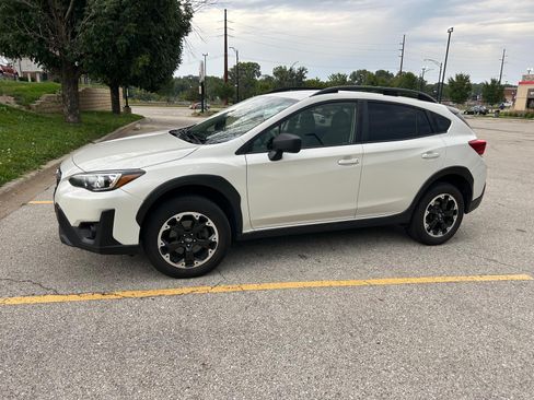 Used 2023 Subaru Crosstrek 2.0i AWD/4WD image 2