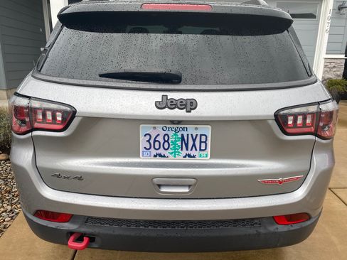 Used 2020 Jeep Compass Trailhawk image 12