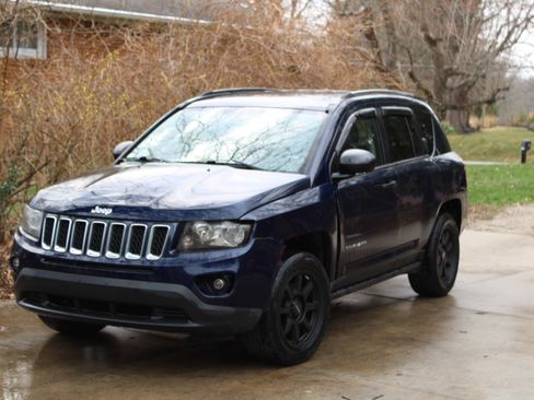 Used 2014 Jeep Compass Sport FWD image 1