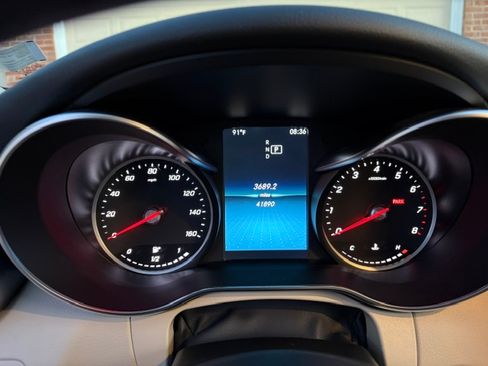 Used 2019 Mercedes-Benz C 300 4MATIC Sedan image 4