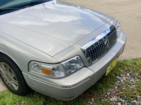 Used 2008 Mercury Grand Marquis GS image 12