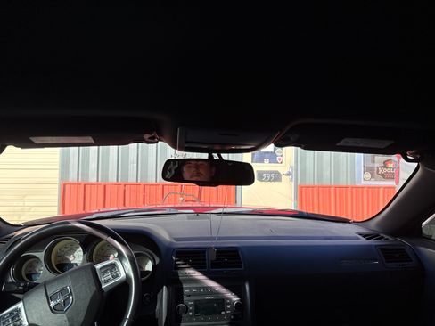 Used 2011 Dodge Challenger R/T image 10