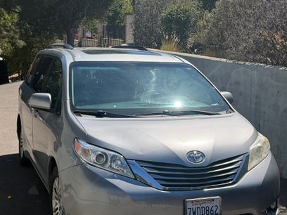Used 2017 Toyota Sienna XLE Premium