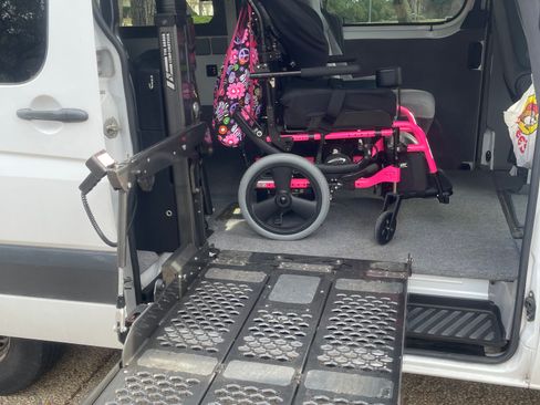 Used 2011 Mercedes-Benz Sprinter 2500 image 14