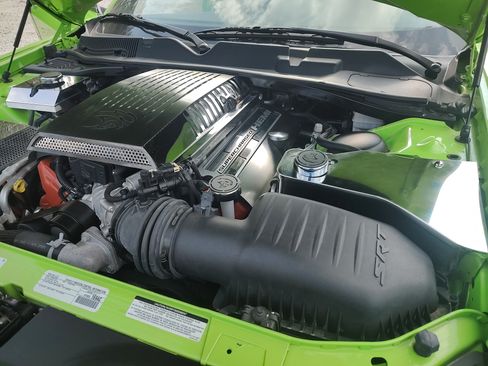 Used 2015 Dodge Challenger SRT Hellcat image 16