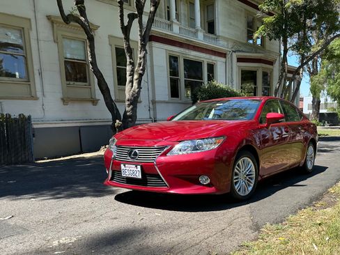 Used 2015 Lexus ES 350 w/ Premium Package FWD image 9