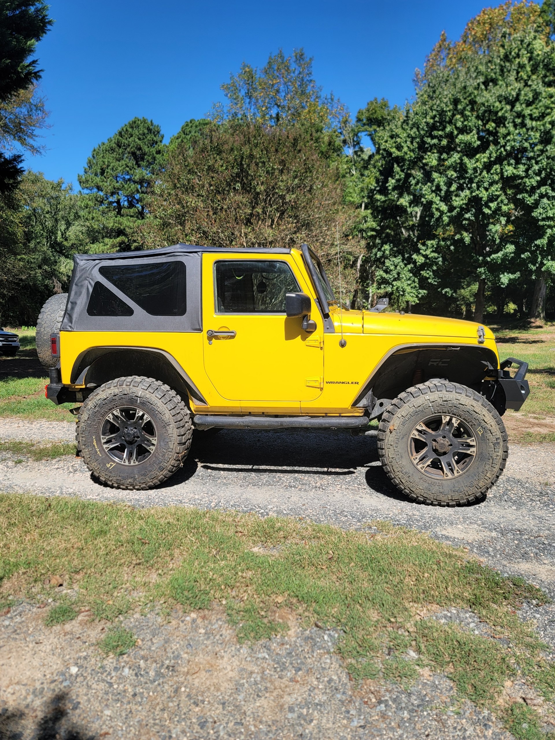 Used 2015 Jeep Wrangler Sahara w/ Dual Top Group AWD/4WD image 2
