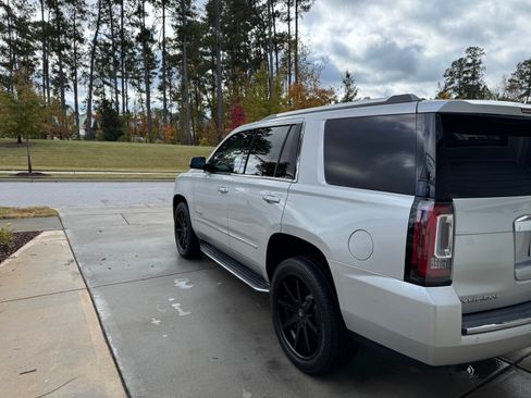 Used 2019 GMC Yukon Denali image 6