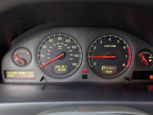 Used 2001 Volvo S60 2.4T image 11