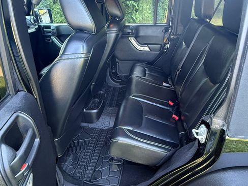 Used 2015 Jeep Wrangler Unlimited Sahara w/ Trailer Tow Group AWD/4WD image 12