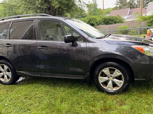 Used 2015 Subaru Forester 2.5i Premium w/ All-Weather Package AWD/4WD image 5