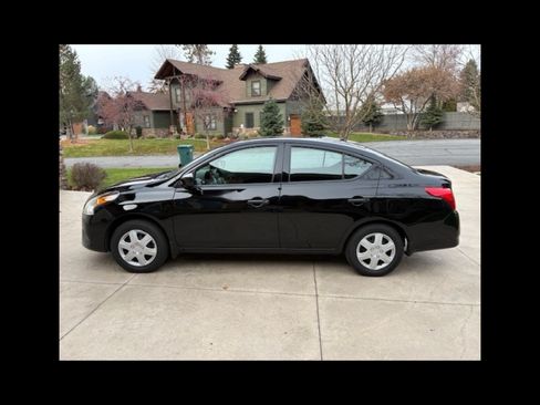 Used 2019 Nissan Versa S image 4