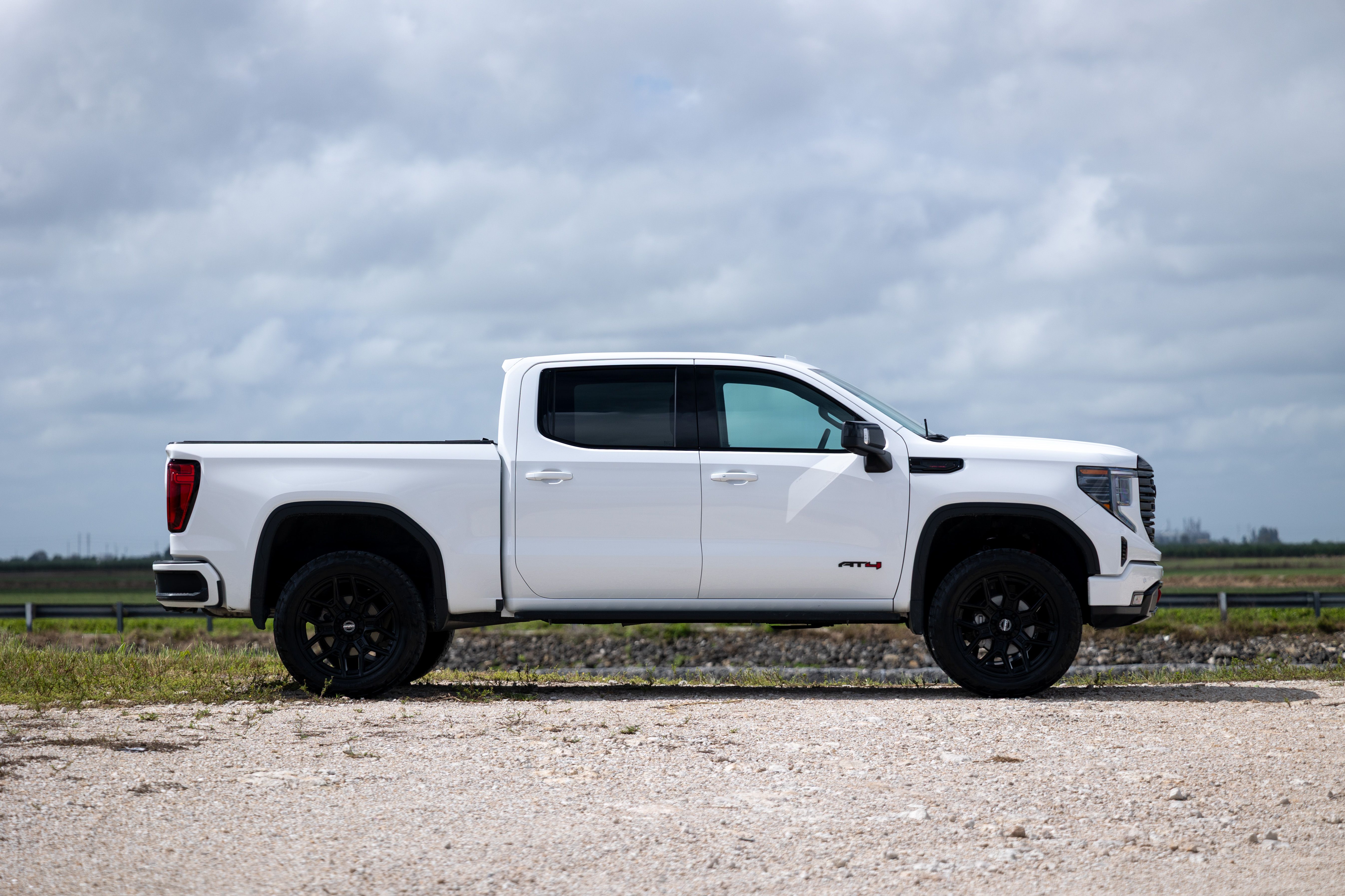 Used 2026 GMC Sierra 1500 AT4 w/ AT4 Premium Package AWD/4WD image 17