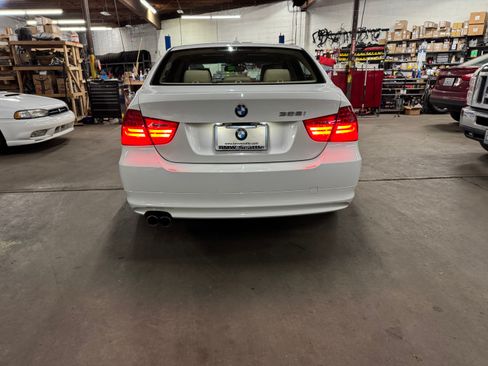 Used 2011 BMW 328i xDrive Sedan image 5