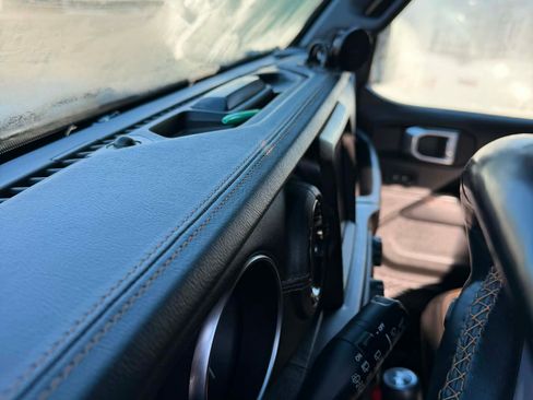 Used 2022 Jeep Wrangler Unlimited Sahara image 15