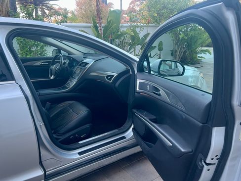 Used 2014 Lincoln MKZ Hybrid w/ Equipment Group 202A Reserve image 10