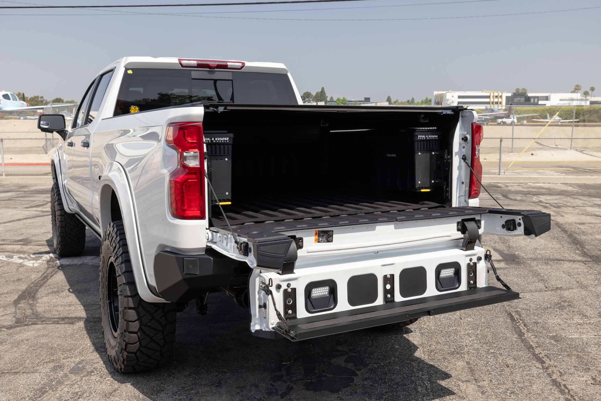 Used 2024 Chevrolet Silverado 1500 LT Trail Boss w/ LT Trail Boss Premium Package AWD/4WD image 23