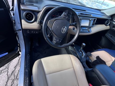Used 2013 Toyota RAV4 Limited image 13