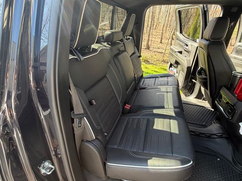 Used 2022 GMC Sierra 1500 AT4X image 12