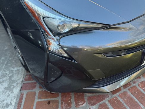 Used 2016 Toyota Prius Four Touring image 8