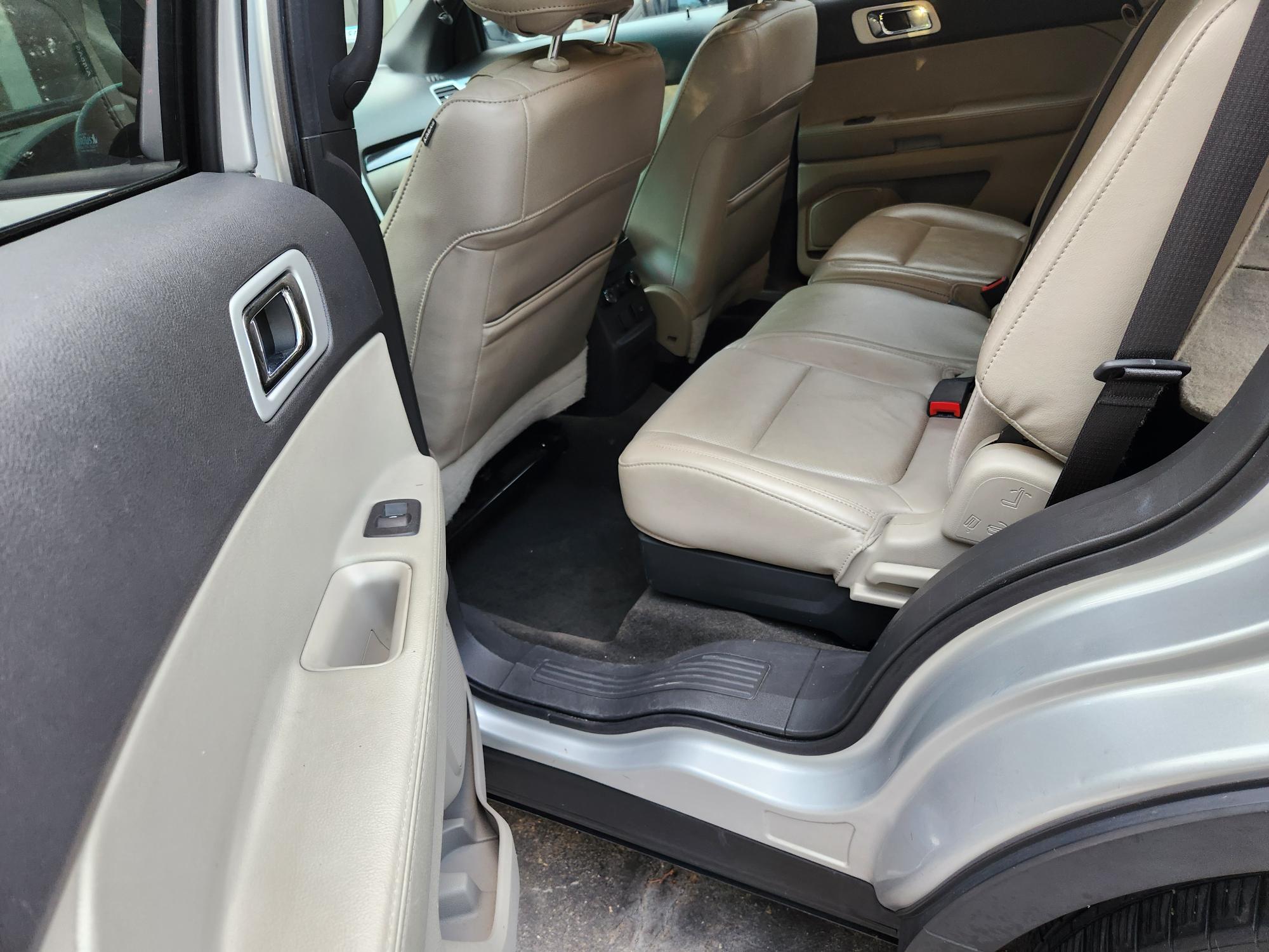 Used 2014 Ford Explorer Limited w/ Equipment Group 301A AWD/4WD image 16