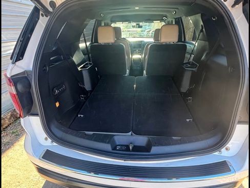 Used 2018 Ford Explorer Limited w/ Equipment Group 301A FWD image 9