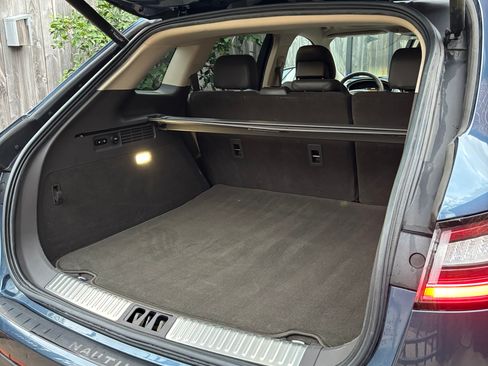 Used 2019 Lincoln Nautilus Reserve image 8