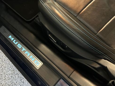 Used 2019 Ford Mustang GT Premium w/ Equipment Group 401A RWD image 13