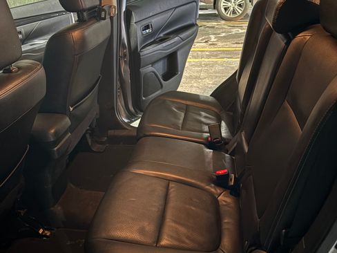 Used 2017 Mitsubishi Outlander GT image 11