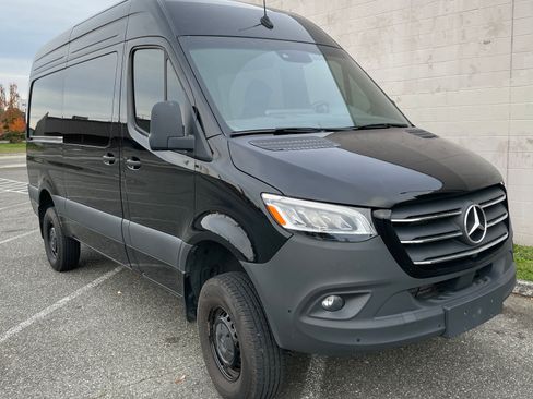 Used 2024 Mercedes-Benz Sprinter 2500 image 1