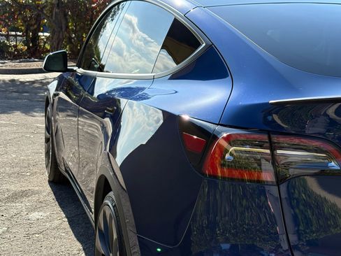 Used 2021 Tesla Model Y Performance image 13