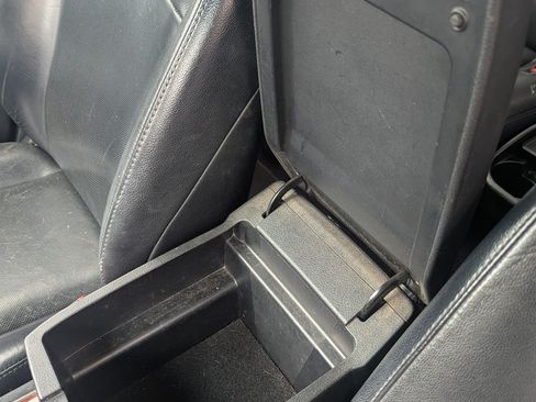 Used 2012 Toyota Highlander Limited w/ Tow Pkg image 18